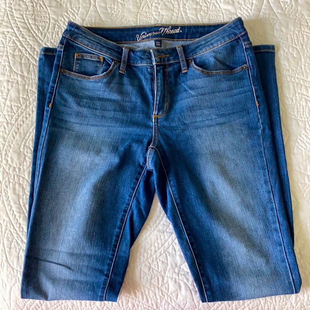 Universal Thread Jeans